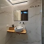 La Ferme De Rochesson, Jacuzzis & Piscine Commune Apartament Rochesson