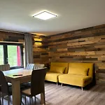 La Ferme De Rochesson, Jacuzzis & Piscine Commune Apartament Rochesson