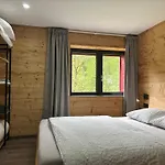 La Ferme De Rochesson, Jacuzzis & Piscine Commune *