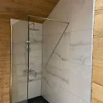 La Ferme De Rochesson, Jacuzzis & Piscine Commune Apartament *