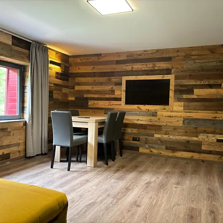 La Ferme De Rochesson, Jacuzzis & Piscine Commune Rochesson