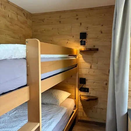 La Ferme De Rochesson, Jacuzzis & Piscine Commune Apartment Rochesson