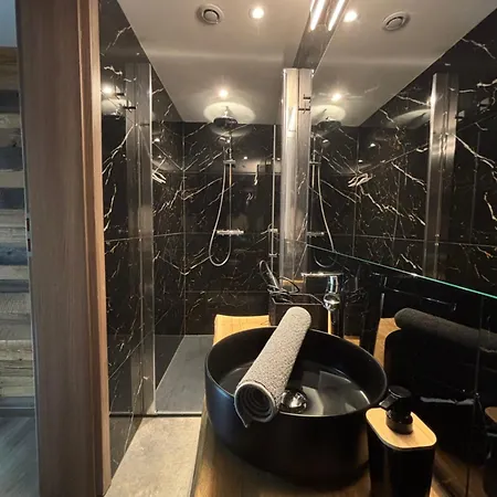 Апартаменты La Ferme De Rochesson, Jacuzzis & Piscine Commune Rochesson