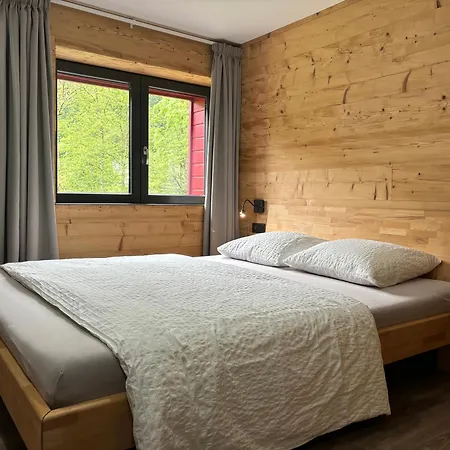 La Ferme De Rochesson, Jacuzzis & Piscine Commune Apartment Rochesson