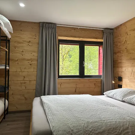 La Ferme De Rochesson, Jacuzzis & Piscine Commune *