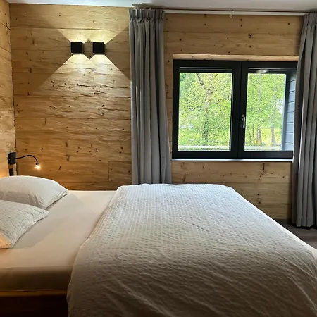 La Ferme De Rochesson, Jacuzzis & Piscine Commune