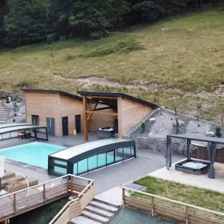 La Ferme De Rochesson, Jacuzzis & Piscine Commune Apartament *