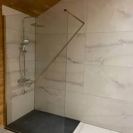 La Ferme De Rochesson, Jacuzzis & Piscine Commune شقة