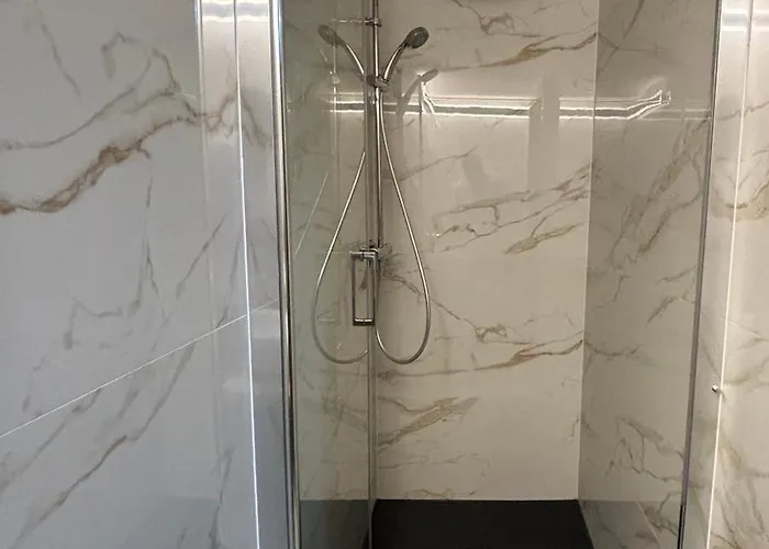 La Ferme De Rochesson, Jacuzzis & Piscine Commune Apartmán *