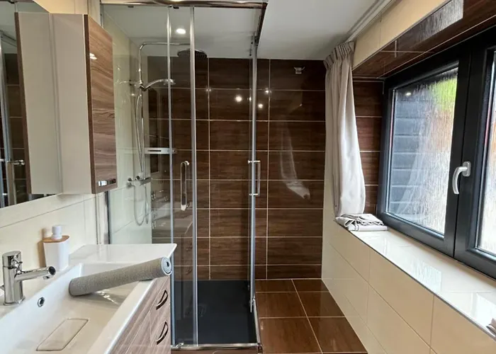 La Ferme De Rochesson, Jacuzzis & Piscine Commune * Rochesson