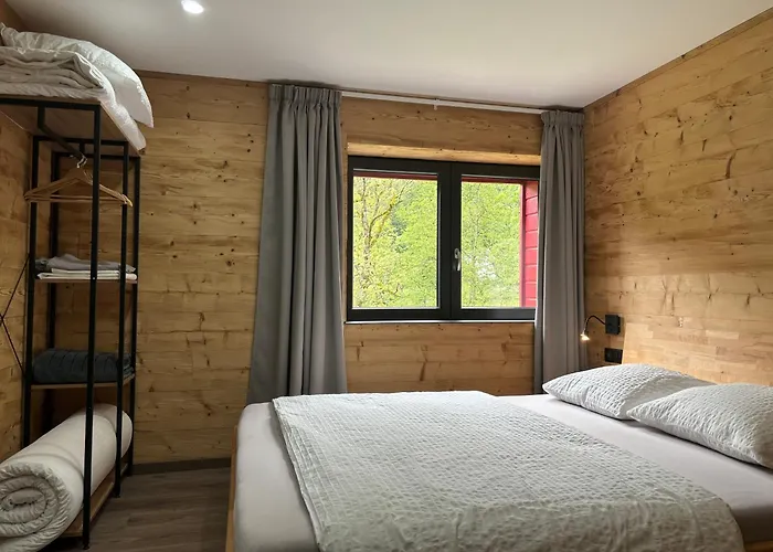 La Ferme De Rochesson, Jacuzzis & Piscine Commune *