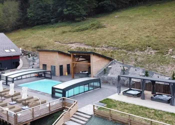 La Ferme De Rochesson, Jacuzzis & Piscine Commune Apartmán *