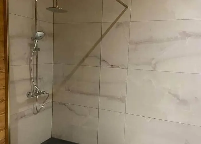 La Ferme De Rochesson, Jacuzzis & Piscine Commune 아파트